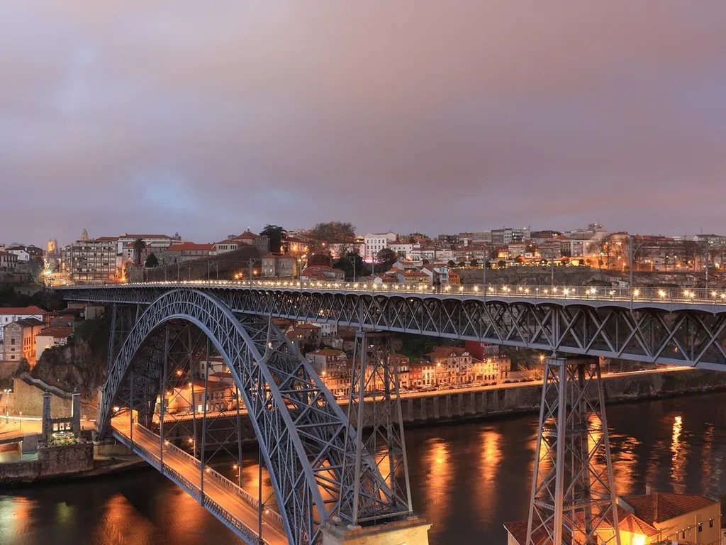 The bridge connecting Porto and Gaia