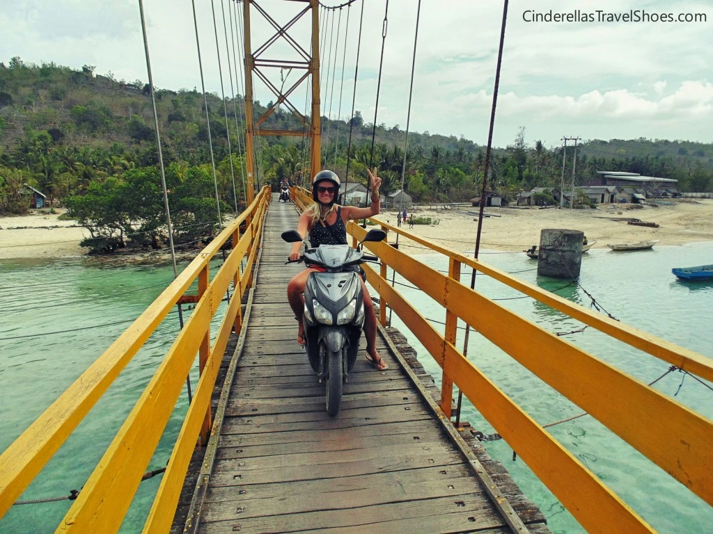 Me passing the bridge from Lembongan to Ceningan