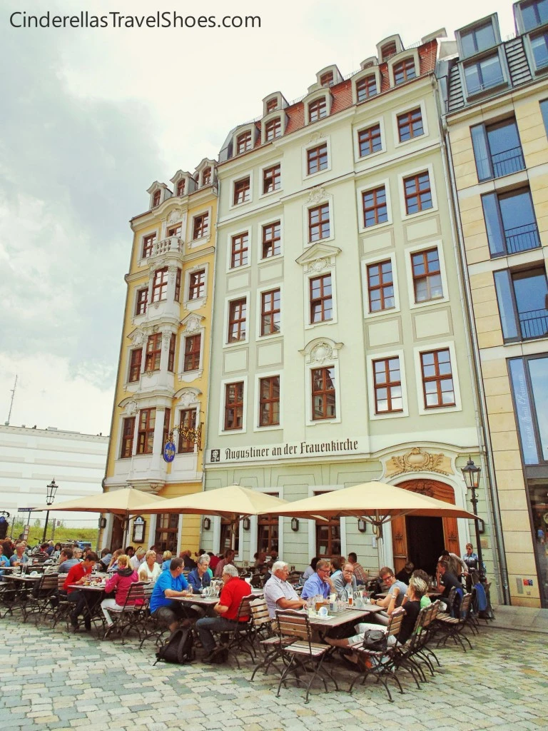 Having a coffee next to Frauenkirche