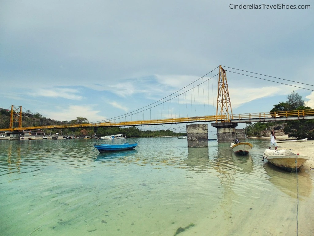 The bridge from Ceningan to Lembongan
