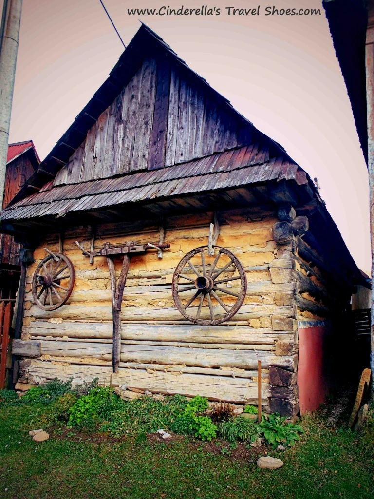 One of the old cottages in Lacnov